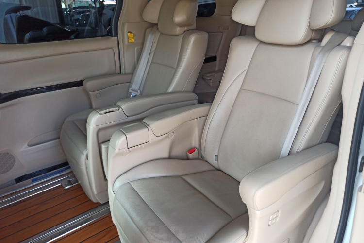 丰田 埃尔法 2012款 3.5L 豪华版中控内饰21