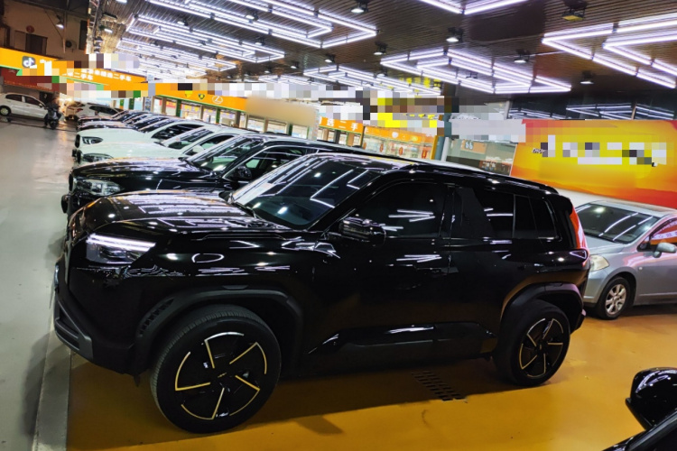 方程豹 钛3 2025款 501KM 四驱智驾Max版车身外观4