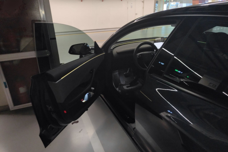 特斯拉 Model 3 2025款 后轮驱动版中控内饰20