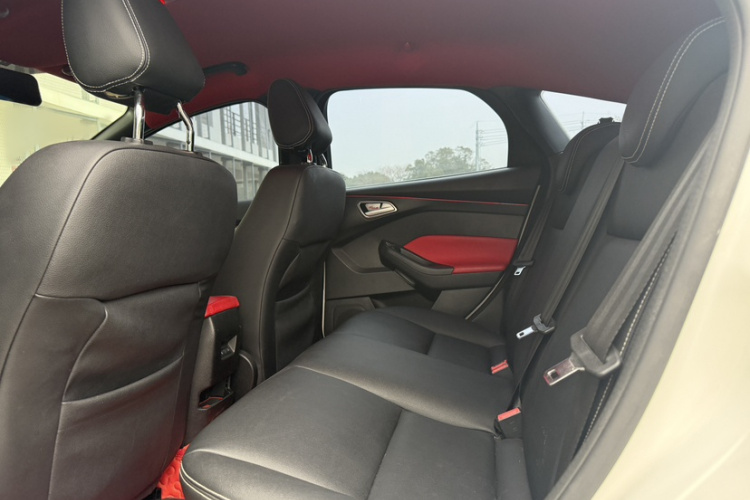 福特 福克斯 2015款 两厢 1.6L 自动舒适型中控内饰7002