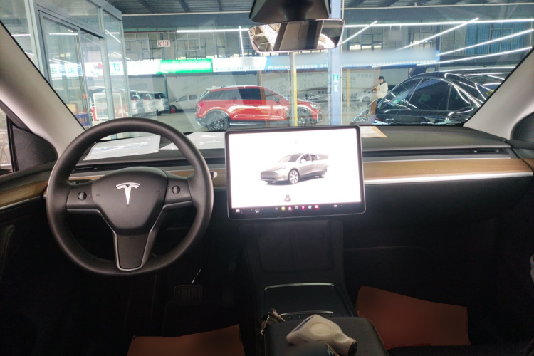 特斯拉 Model Y 2022款 改款 后轮驱动版中控内饰7002