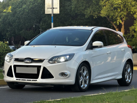 福特 福克斯 2012款 两厢 2.0L 自动豪华运动型