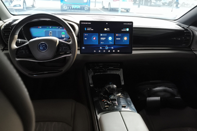 比亚迪 汉 2022款 DM-i 121KM 尊荣型中控内饰12