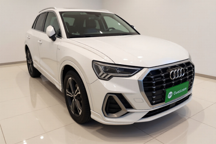 奥迪Q3 2020款 45 TFSI quattro 时尚动感型车身外观3