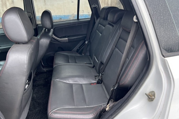 奇瑞 瑞虎3 2015款 1.6L CVT智尚纪念版中控内饰7003