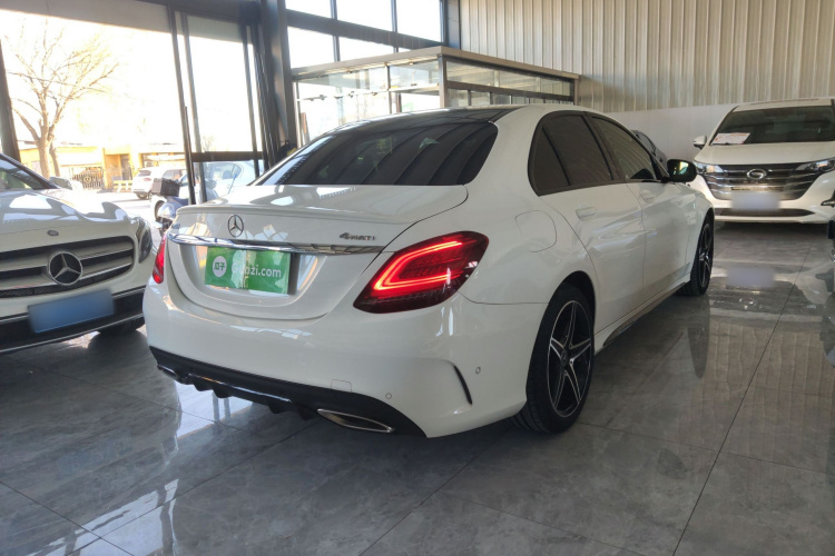 奔驰C级 2019款 C 260 运动版 4MATIC车身外观7