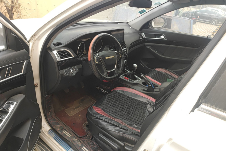 猎豹汽车 猎豹CS10 2015款 2.0T 手动卓越型中控内饰19