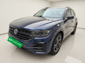 大众 途锐 2022款 3.0TSI 锐享版 曜黑运动套装