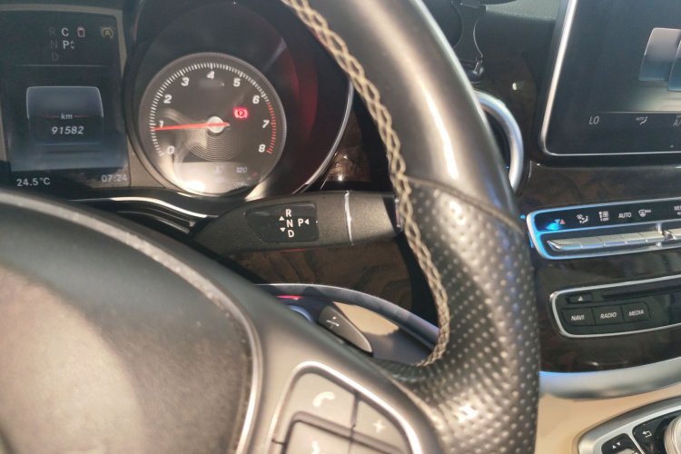 奔驰V级 2018款 V 260 L 尊贵加长版 国VI局部细节18