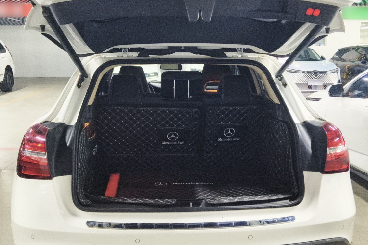 奔驰GLA 2017款 GLA 200 时尚型局部细节23