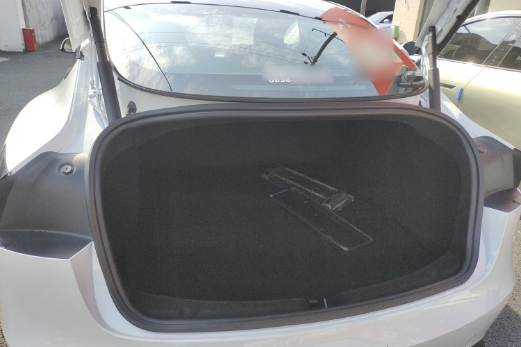 特斯拉 Model 3 2023款 长续航全轮驱动版局部细节23