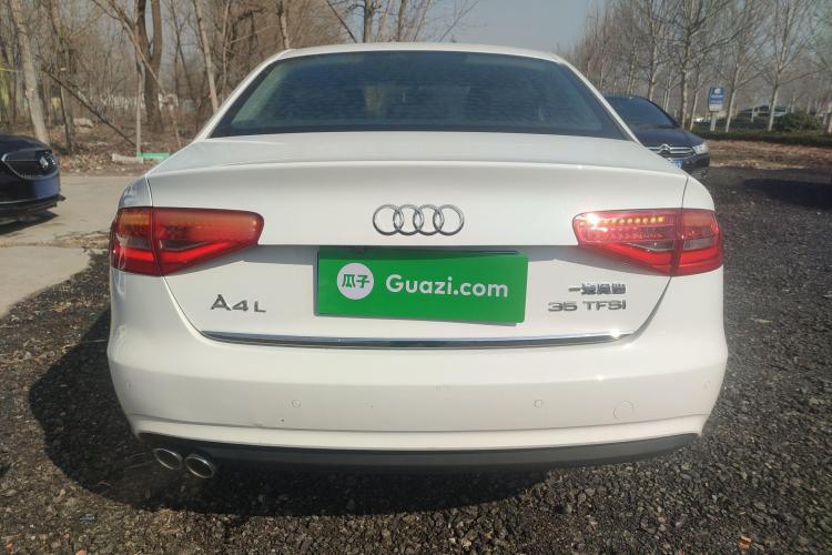 奥迪A4L 2015款 35 TFSI 自动标准型车身外观6