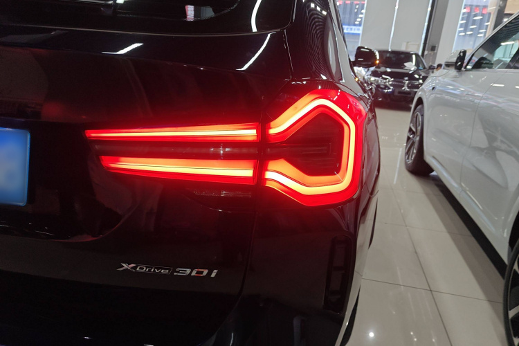 宝马X3 2022款 xDrive30i 领先型 M曜夜套装车身外观6006