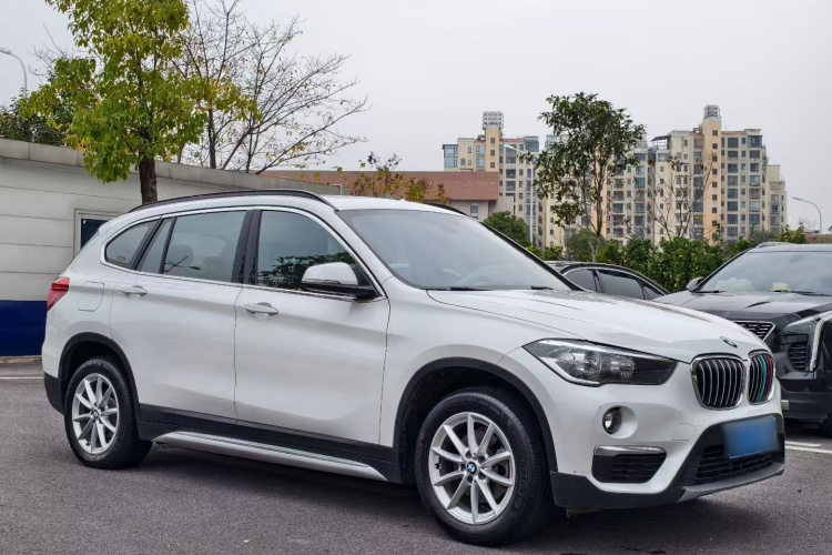 宝马X1 2019款 sDrive18Li 时尚型车身外观6002