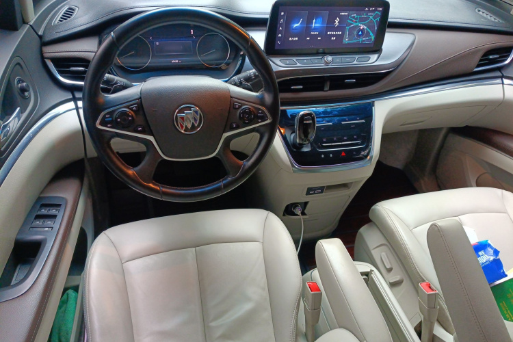 别克GL8 2020款 陆上公务舱 652T 尊贵型中控内饰12