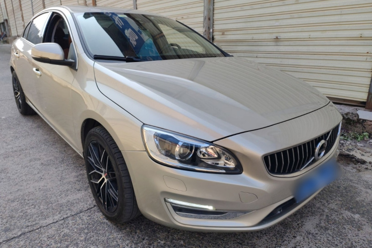 沃尔沃S60 2019款 S60L 改款 T5 智进进阶版车身外观3