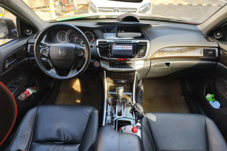 本田 雅阁 2014款 2.4L EXN 豪华导航版中控内饰12
