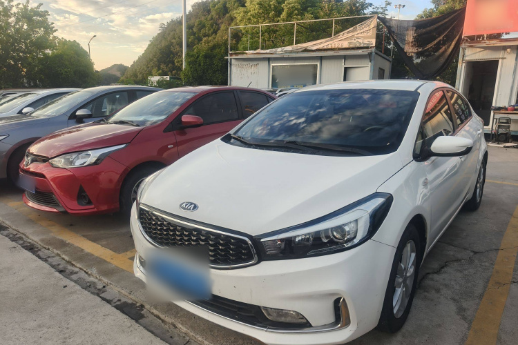 起亚K3 2017款  1.6L 自动15周年特别版GLS车身外观1