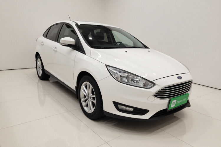 福特 福克斯 2018款 三厢经典 1.6L 自动风尚型智行版车身外观3