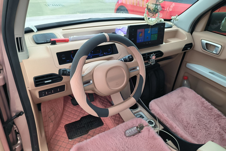 吉利银河 2023款 熊猫mini 200km 耐力熊中控内饰7002