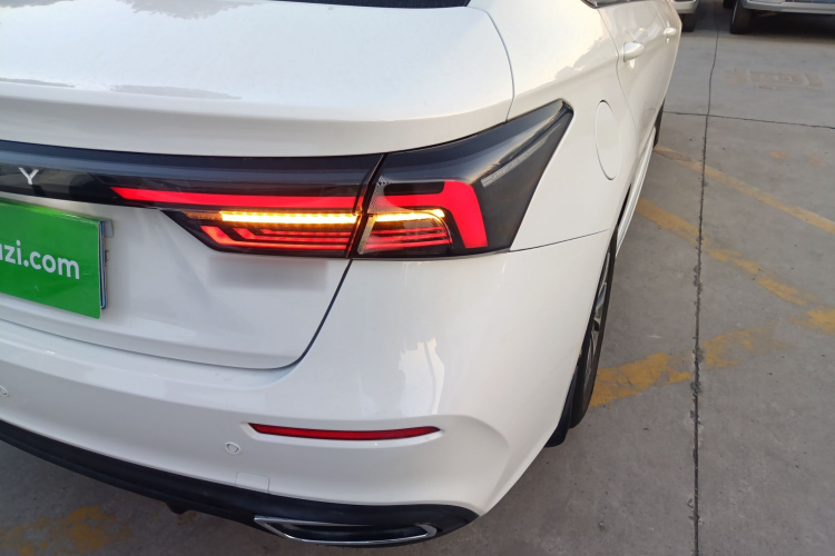 奇瑞 艾瑞泽5 PLUS 2021款 小泽 1.5L CVT享PLUS车身外观6006