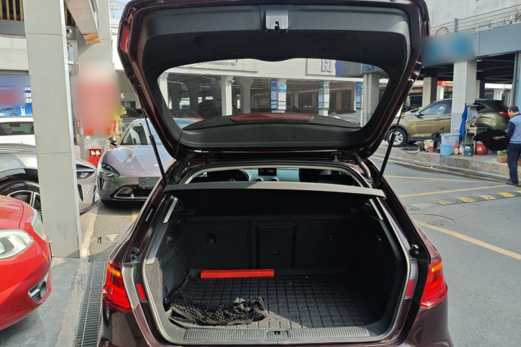 奥迪A3 2016款 Sportback 40 TFSI 风尚型机舱底盘23