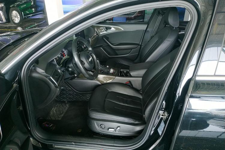 奥迪A6L 2018款 30周年年型 45 TFSI quattro 运动型局部细节19