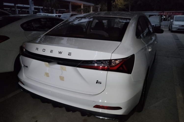 荣威i5 2023款 1.5L CVT豪华版车身外观6005