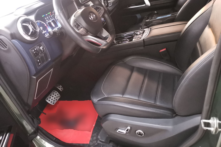 北京BJ40 2018款 PLUS 2.3T 自动四驱旗舰版 国V中控内饰19