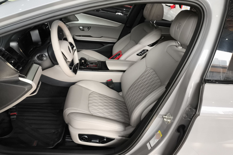 比亚迪 汉 2025款 DM-i 125KM尊贵型中控内饰19