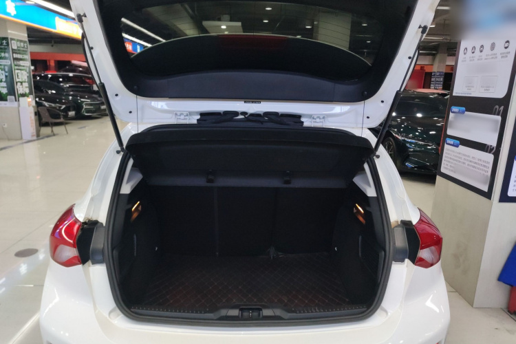 福特 福克斯 2019款 两厢 1.5L 手动锋跃型 国V局部细节23