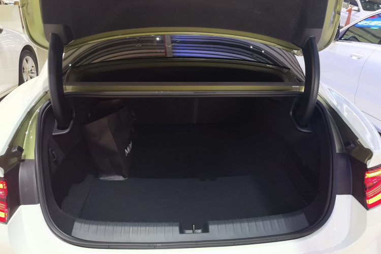 小米汽车 小米SU7 2024款 后驱超长续航高阶智驾Pro版机舱底盘23