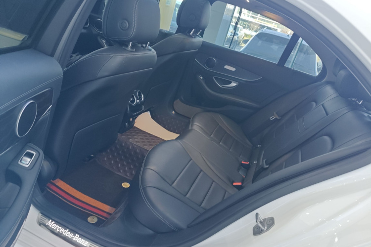 奔驰C级 2020款 C 260 L 运动版中控内饰21