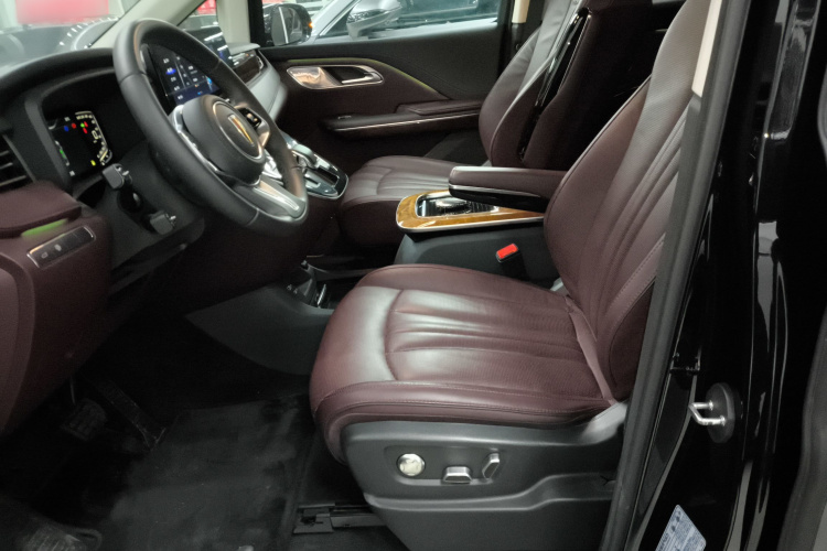 红旗HQ9 2023款 2.0T 智联旗享版局部细节19