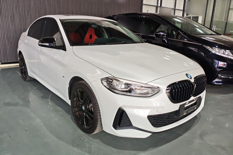 宝马1系 2021款 改款 125i M运动曜夜版车身外观3