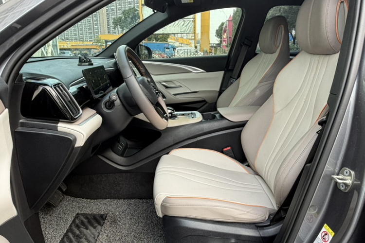 比亚迪 宋Pro新能源 2023款 冠军版 DM-i 71KM领航型中控内饰7003