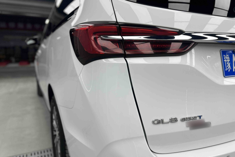 别克GL8 2023款 陆上公务舱 652T 豪华型车身外观6006