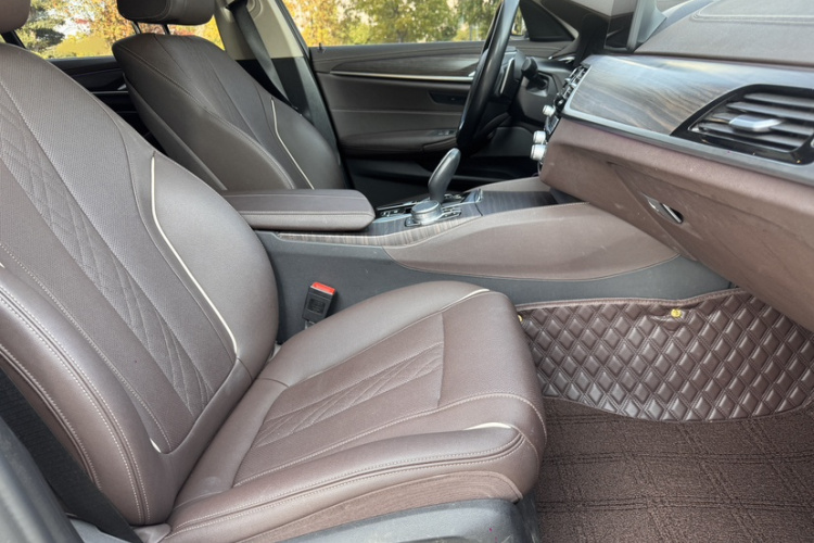 宝马5系 2021款 530Li 领先型 豪华套装中控内饰7004