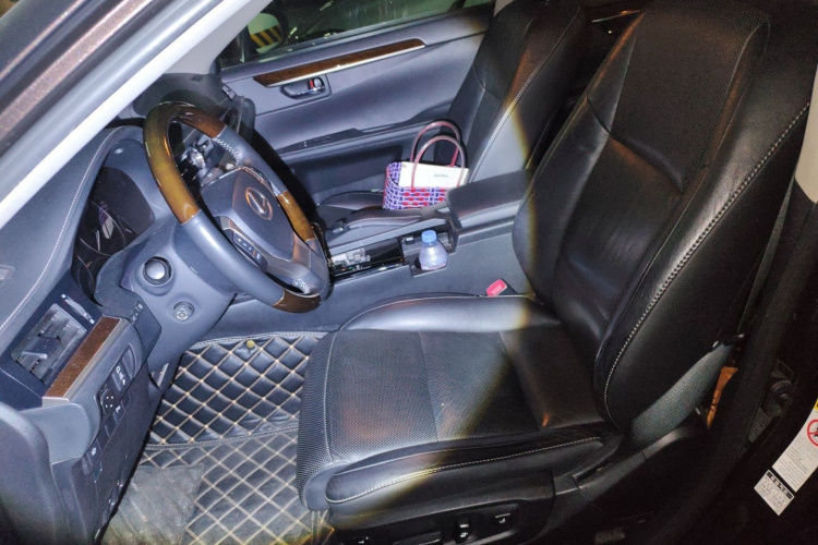 雷克萨斯ES 2014款 250 典雅版局部细节19