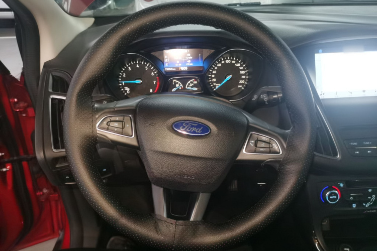 福特 福克斯 2015款 三厢 EcoBoost 180 自动精英型局部细节13