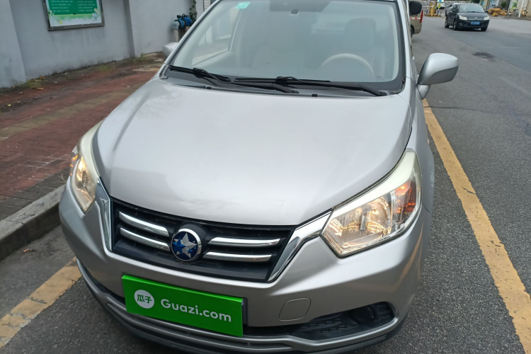 启辰D50 2015款 1.6L 手动时尚版车身外观2