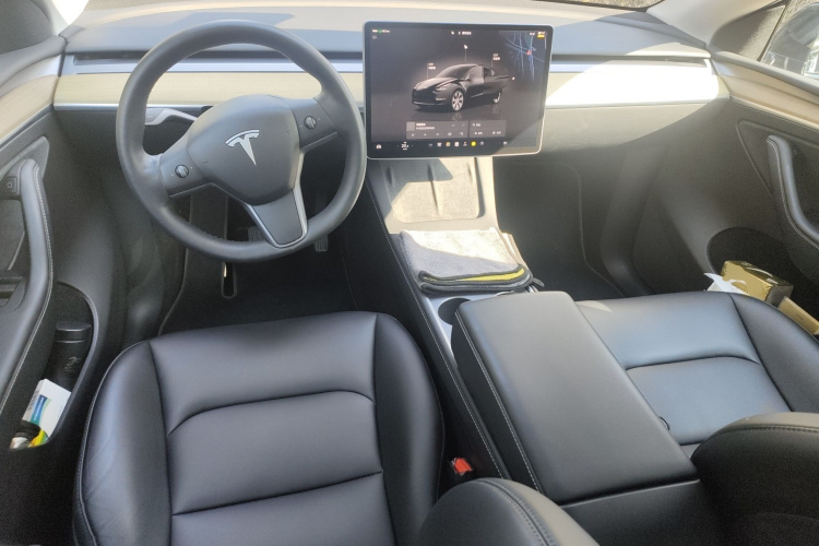 特斯拉 Model Y 2022款 改款 后轮驱动版中控内饰12