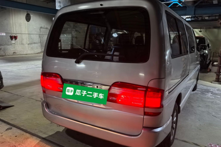 金杯 阁瑞斯 2015款 2.0L经典版 标准型长轴7/9座车身外观6005