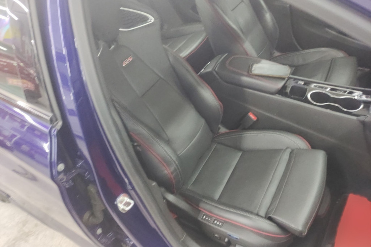 别克 君威 2021款 GS 28T 尊贵型局部细节41