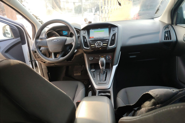 福特 福克斯 2018款 两厢经典 1.6L 自动舒适型智行版中控内饰12