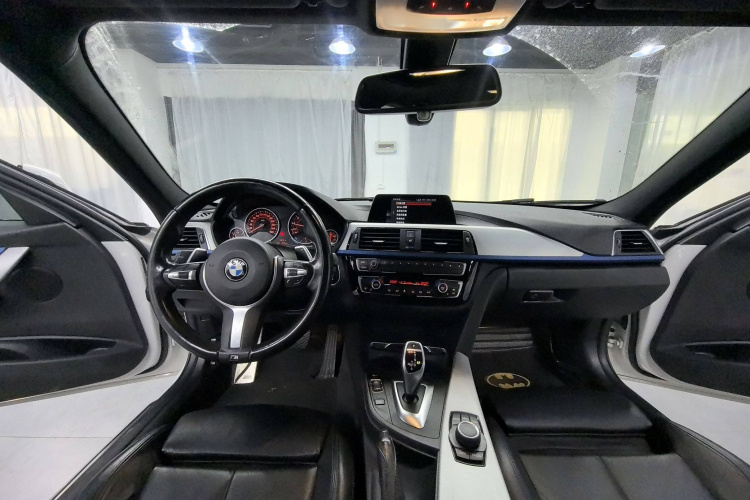宝马3系 2019款 320i M运动套装中控内饰7002