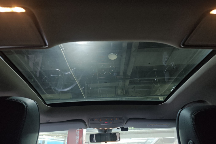 奔驰C级 2019款 改款 C 260 L 运动版局部细节22