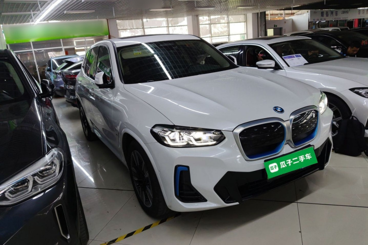 宝马iX3 2022款 领先型车身外观3