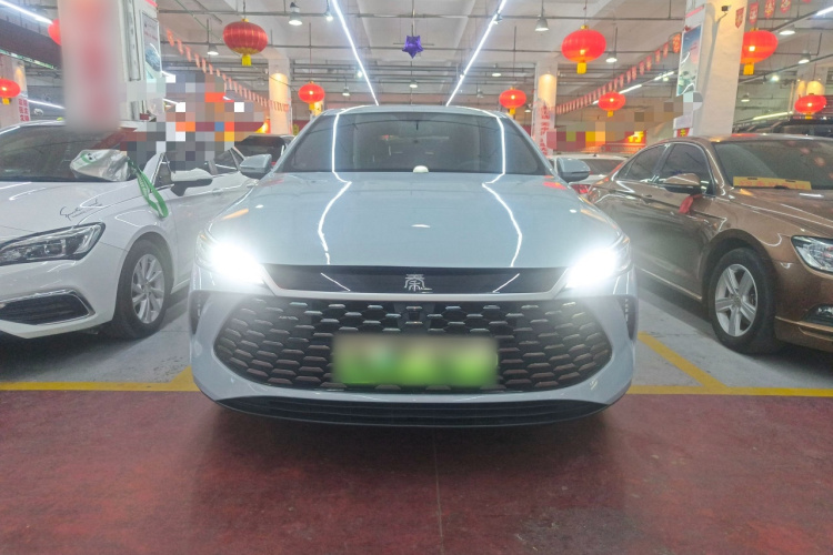 比亚迪 秦PLUS 2025款 DM-i 智驾版 55KM领先型车身外观2