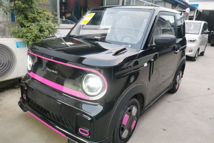 吉利银河 2025款 210km 熊猫卡丁车身外观1